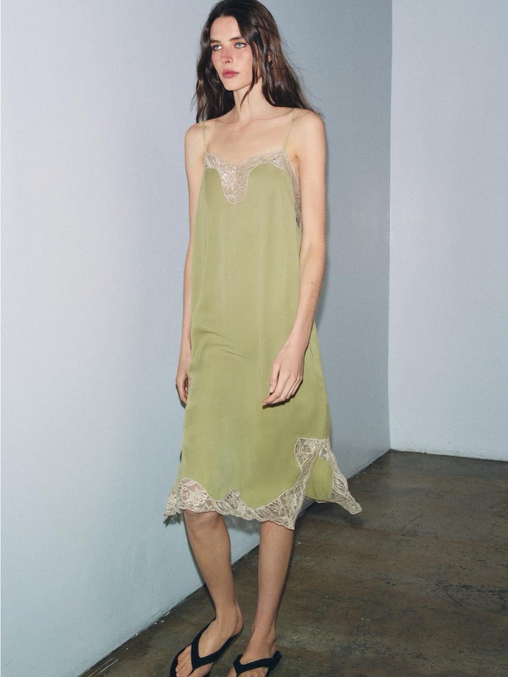 ZARA BNWT SATIN LACE DRESS. PISTACHIO 5107/060/511